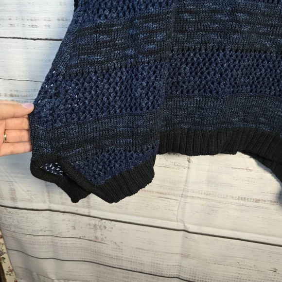 Signature Studio Casual Loose Knit Sweater Navy And Black Womens Size Small - Picture 3 of 5